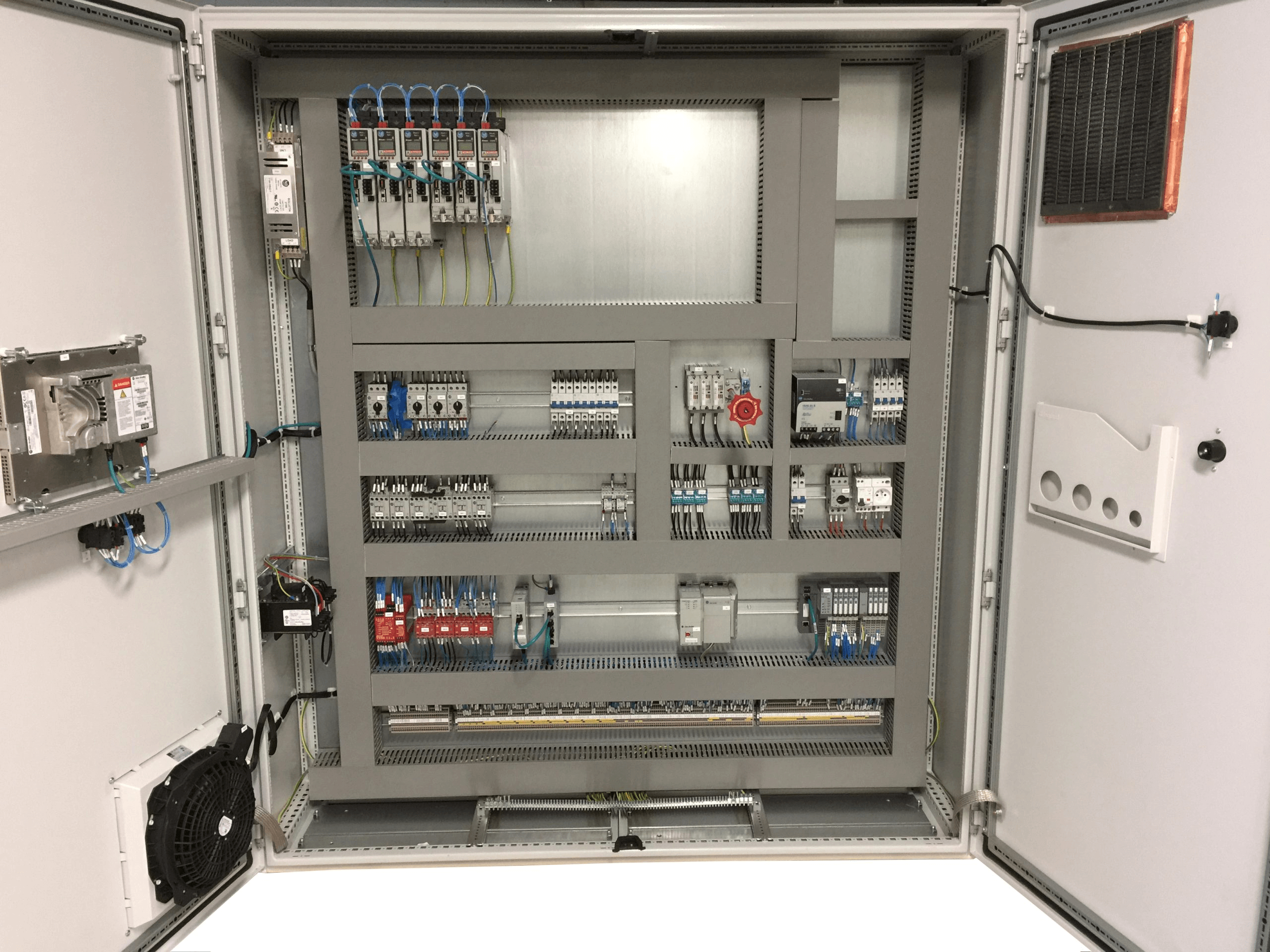 Electrical cabinet for machine applications Electrical cabinet for machine applications